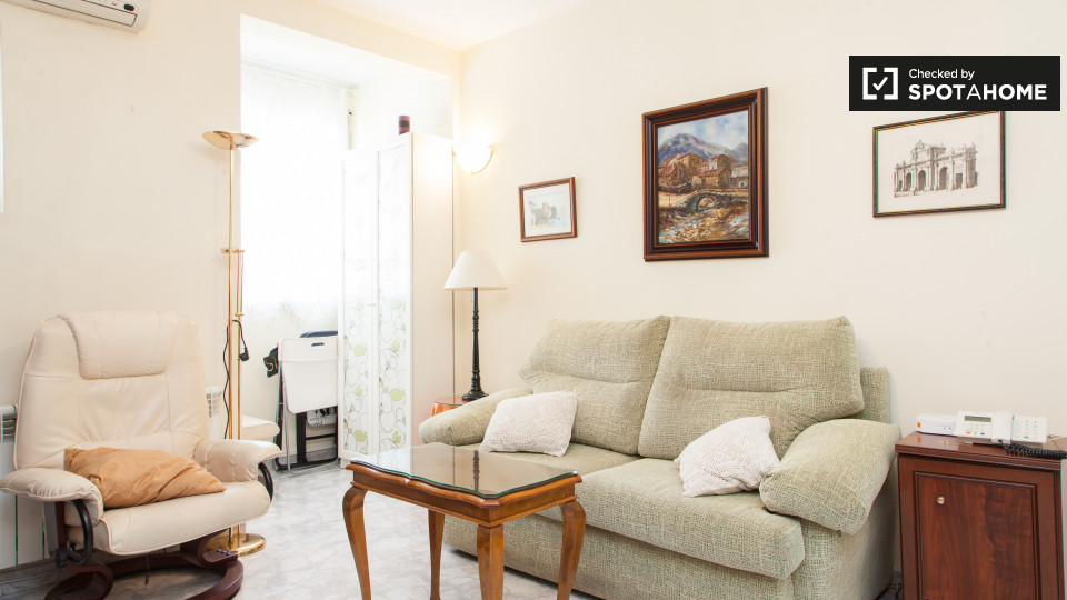 Apartment Madrid, 2 beds, 55m² — photo 1