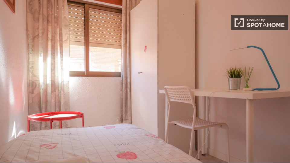Double room Madrid, 4 beds, 70m² — photo 18