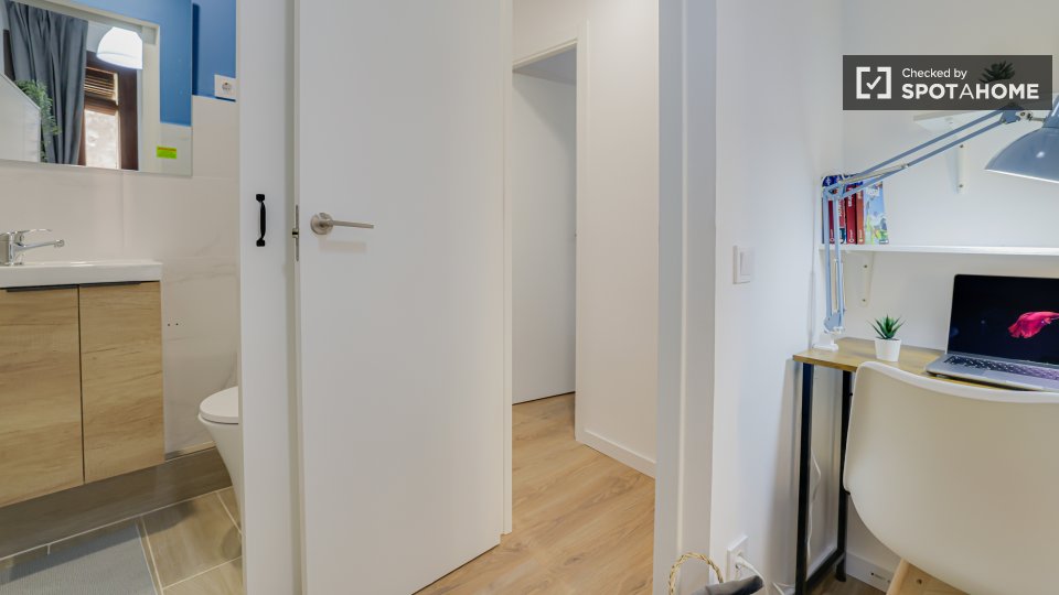 Double room Barcelona, 5 beds — photo 35