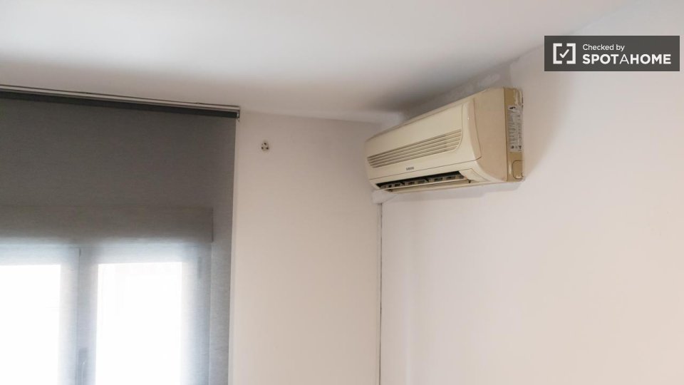 Double room Madrid, 4 beds, 61m² — photo 2