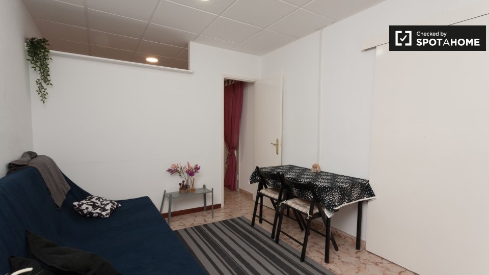 Double room Barcelona, 2 beds, 55m² — photo 3