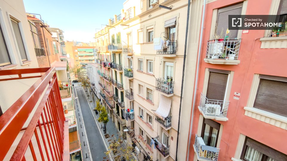 Apartment Barcelona, 3 beds, 70m² — photo 24