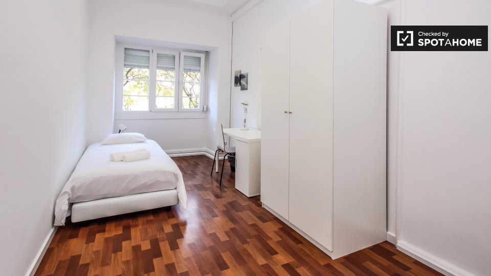 Double room Lisbon, 11 beds — photo 1