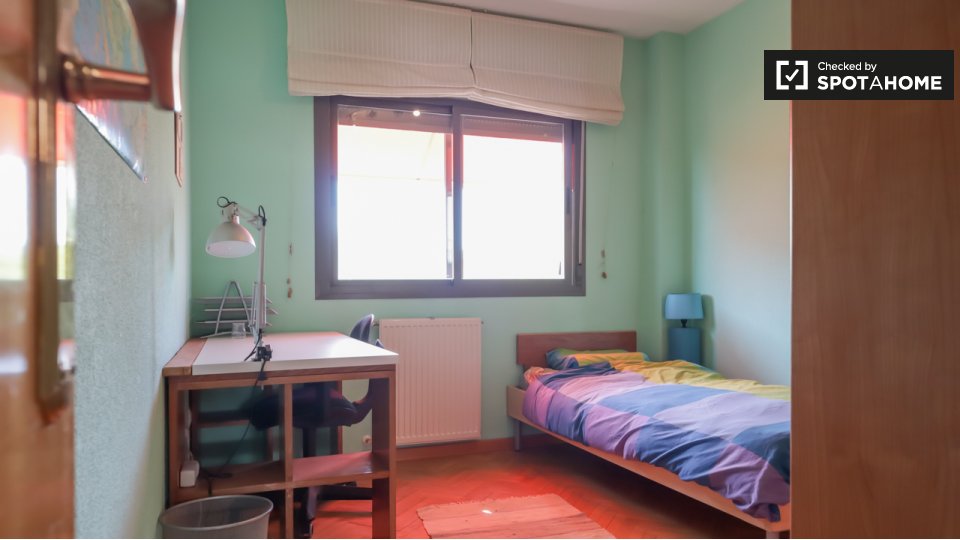 Double room Madrid, 2 beds — photo 2