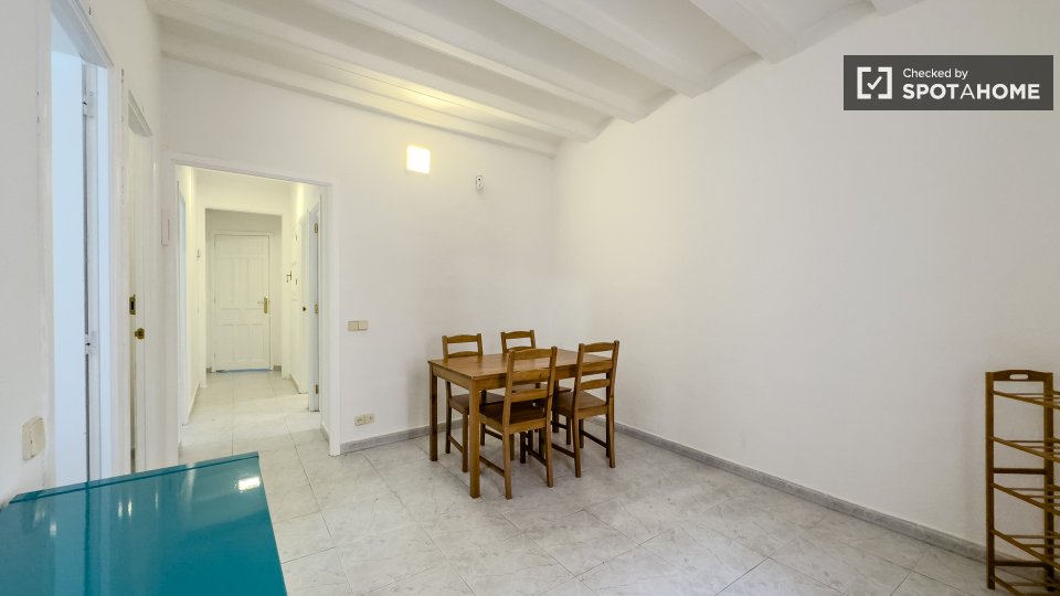 Double room Barcelona, 3 beds — photo 9