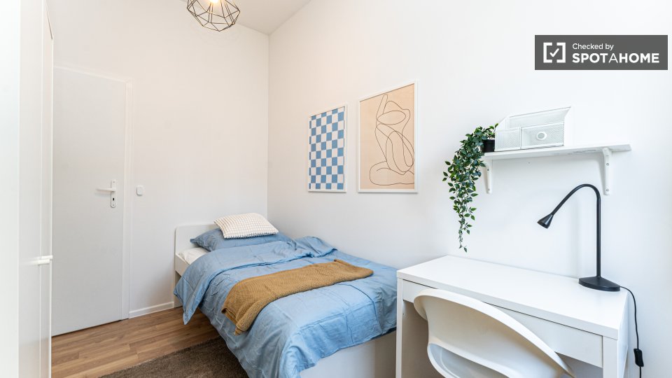 Double room Berlin, 3 beds, 58m² — photo 8