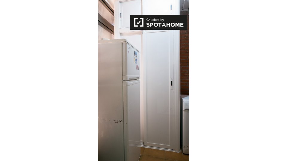 Double room Alcala_De_Henares, 5 beds, 140m² — photo 21