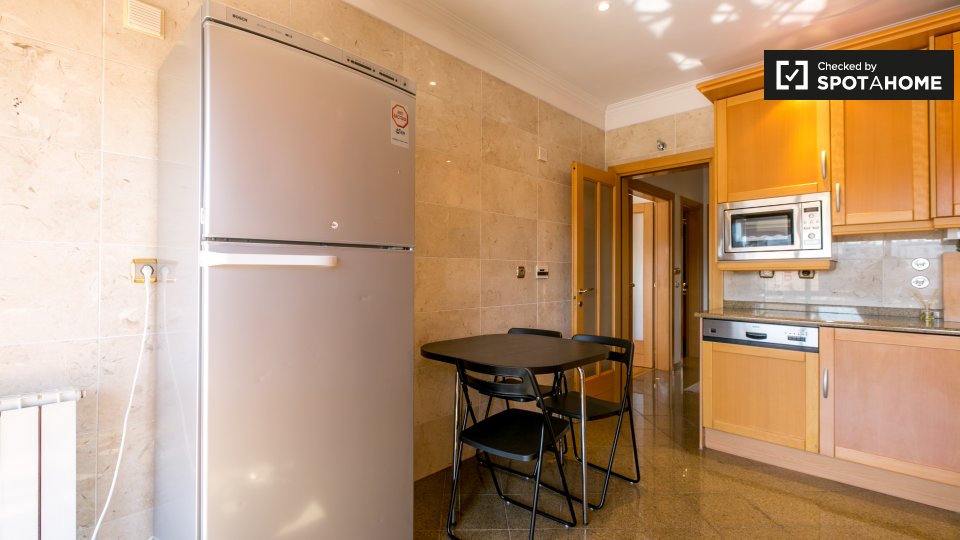 Apartment Lisbon, 1 bed, 90m² — photo 12