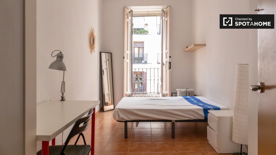 Double room Madrid, 4 beds — photo 1