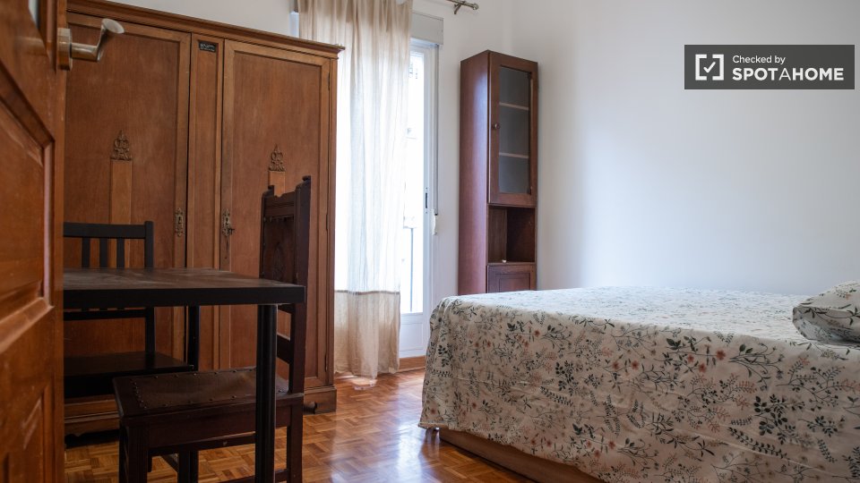 Double room Madrid, 5 beds, 120m² — photo 17