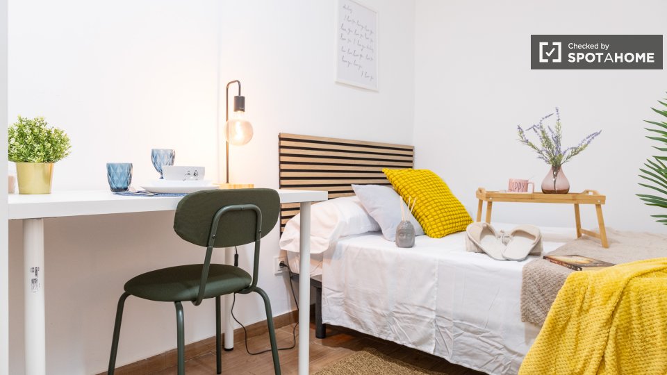Double room Madrid, 5 beds — photo 2