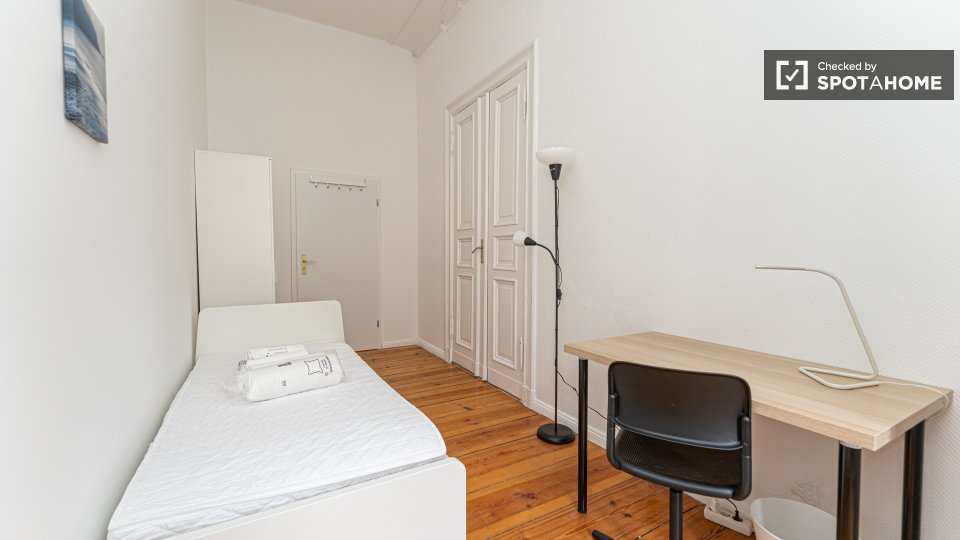 Double room Berlin, 5 beds, 104m² — photo 12
