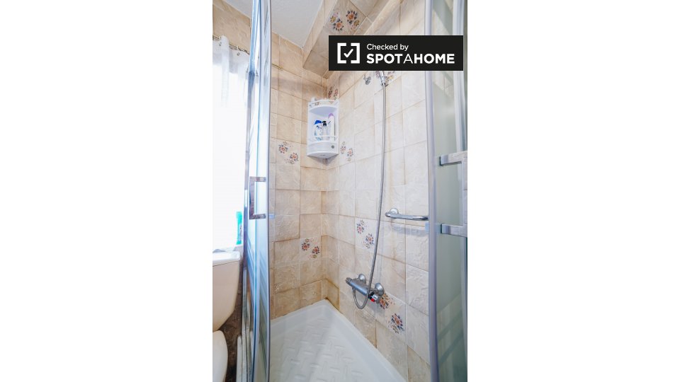 Double room Madrid, 4 beds, 70m² — photo 12