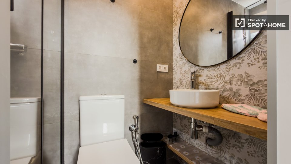 Double room Barcelona, 3 beds — photo 52