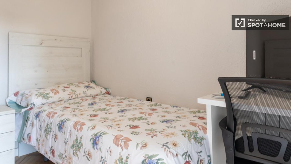 Double room Madrid, 4 beds — photo 14
