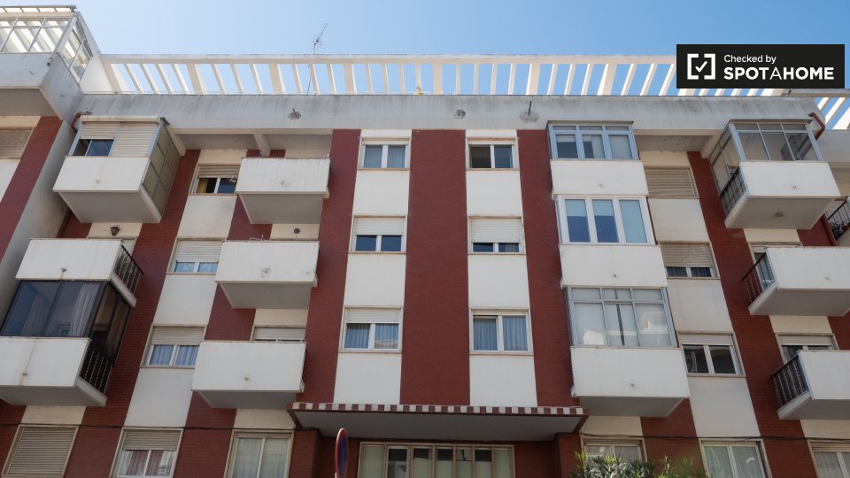 Double room Lisbon, 4 beds, 120m² — photo 19