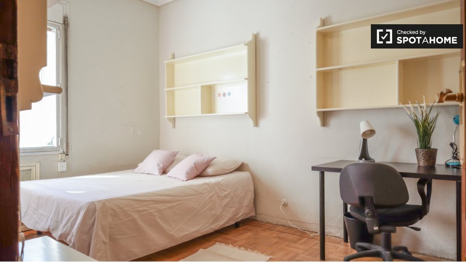 Double room Madrid, 6 beds, 200m² — photo 23