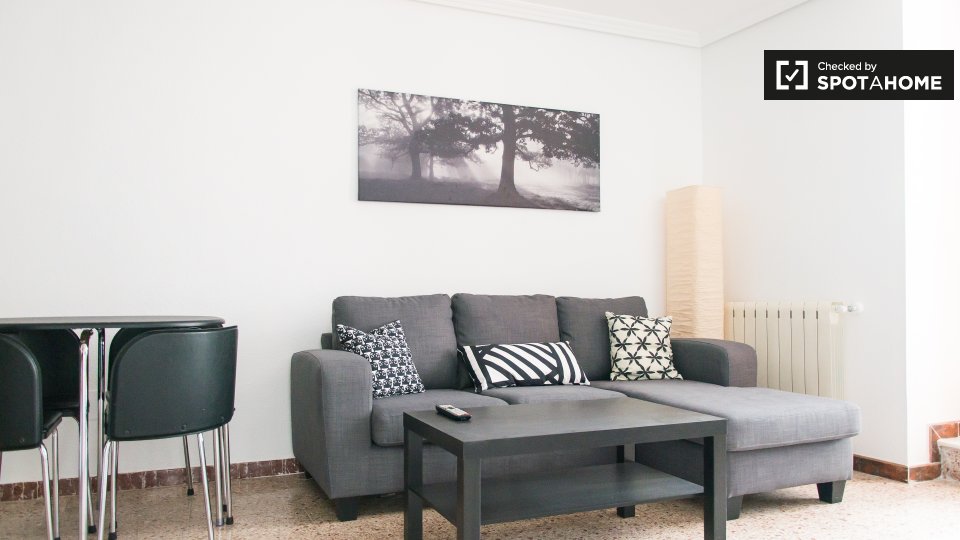Double room Madrid, 4 beds, 74m² — photo 6