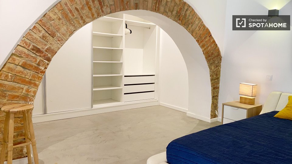Apartment Lisbon, 2 beds, 117m² — photo 1