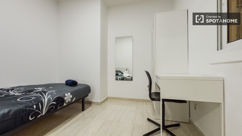 Double room Barcelona, 2 beds, 50m² — photo 12