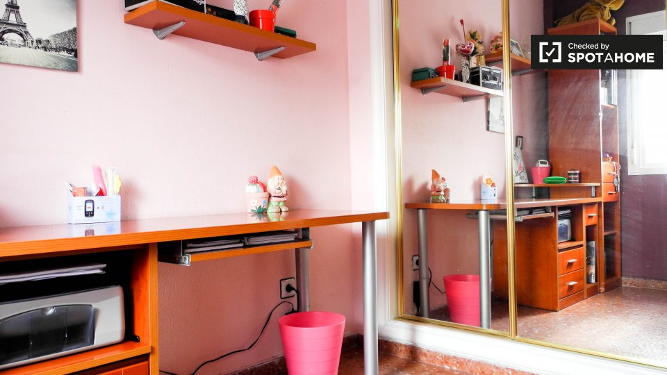 Double room Seville, 4 beds, 90m² — photo 3