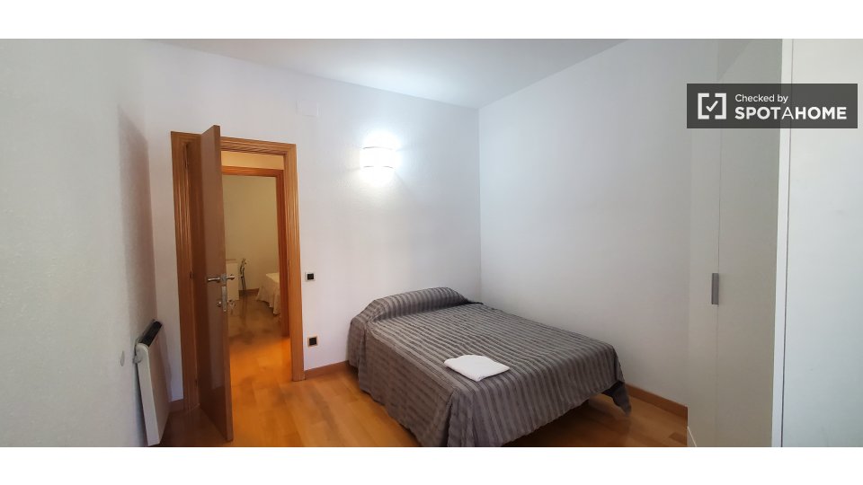Double room Barcelona, 4 beds, 90m² — photo 2