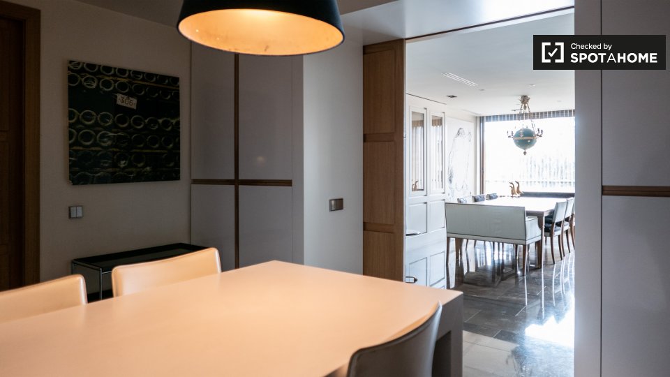 Double room Madrid, 5 beds, 200m² — photo 13