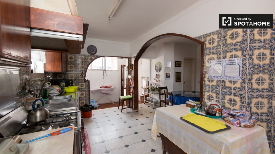 Double room Lisbon, 7 beds — photo 30