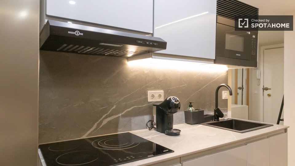 Apartment Madrid, 1 bed, 65m² — photo 1