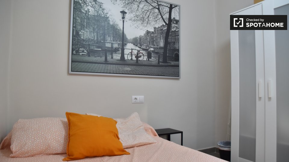 Double room Valencia, 5 beds — photo 4