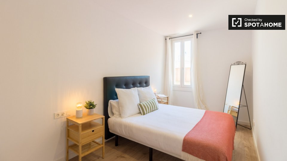 Apartment Barcelona, 3 beds — photo 12