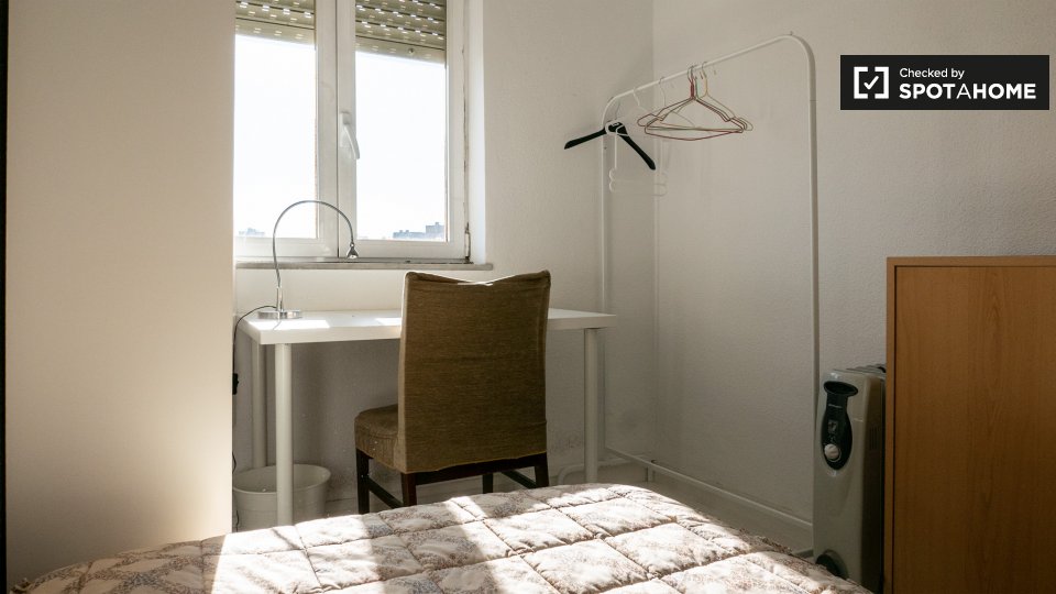 Double room Madrid, 4 beds, 70m² — photo 3