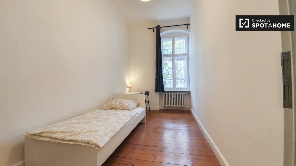 Double room Berlin, 4 beds, 92m² — photo 3