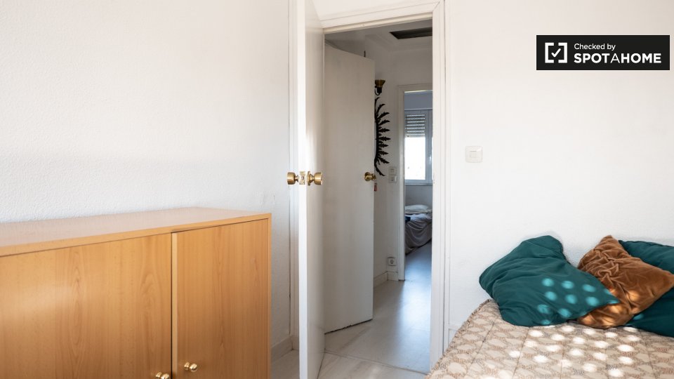Double room Madrid, 4 beds, 70m² — photo 4