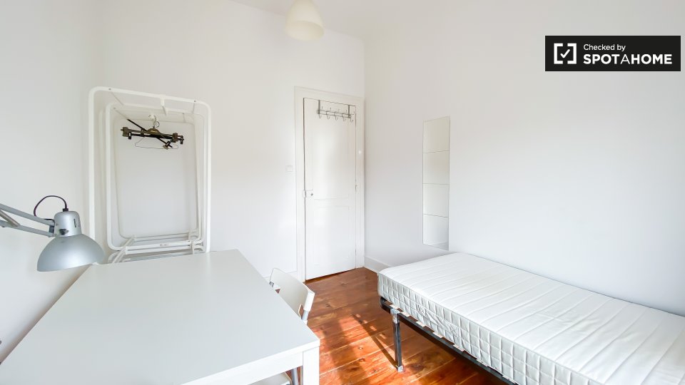 Double room Lisbon, 8 beds, 220m² — photo 2