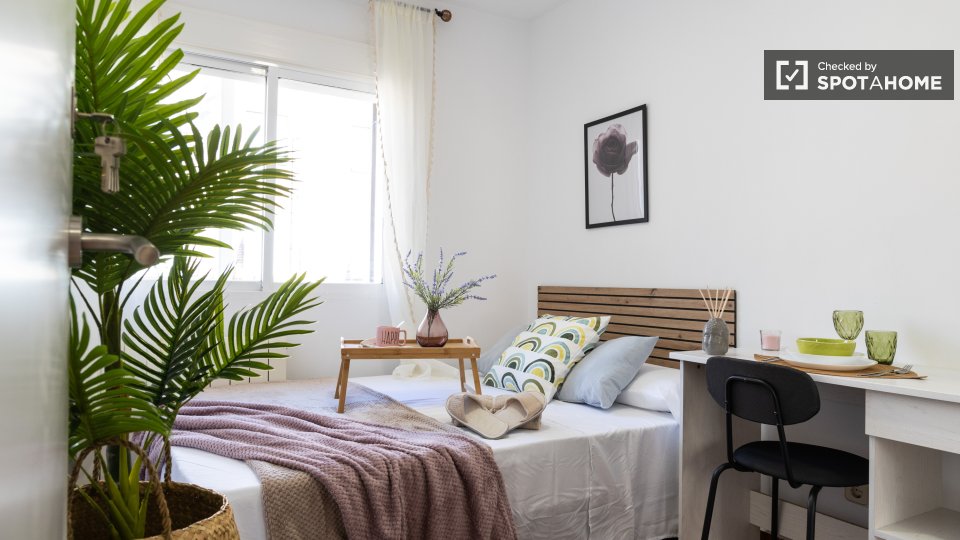 Double room Madrid, 4 beds — photo 15