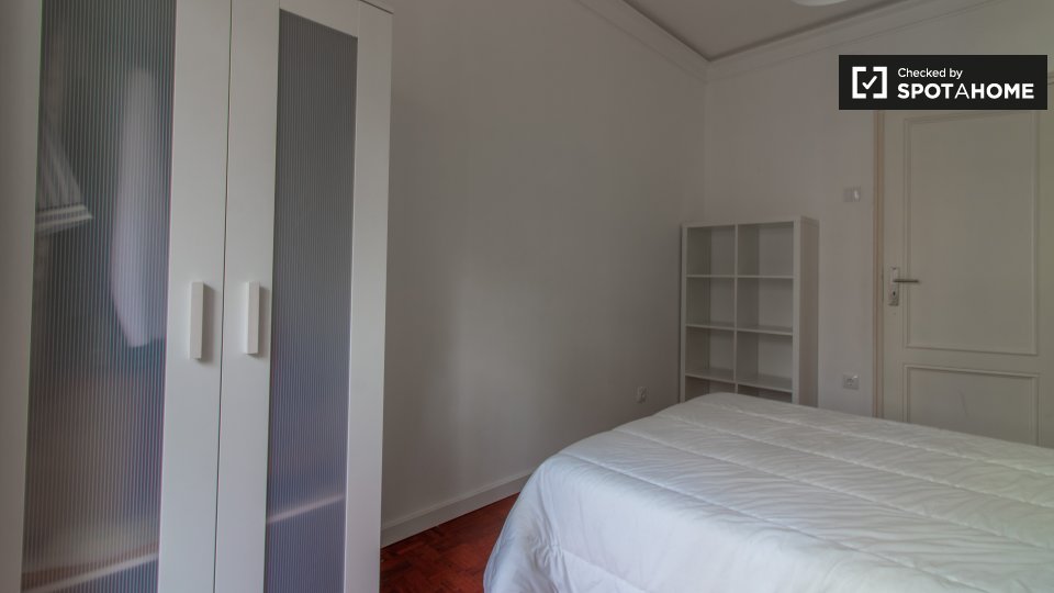 Double room Lisbon, 9 beds, 160m² — photo 3