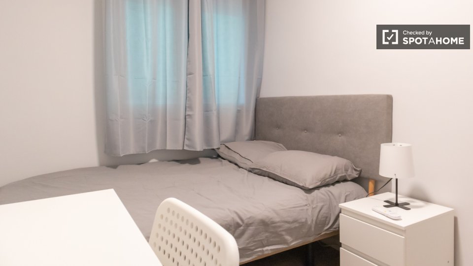Double room Madrid, 4 beds, 75m² — photo 3