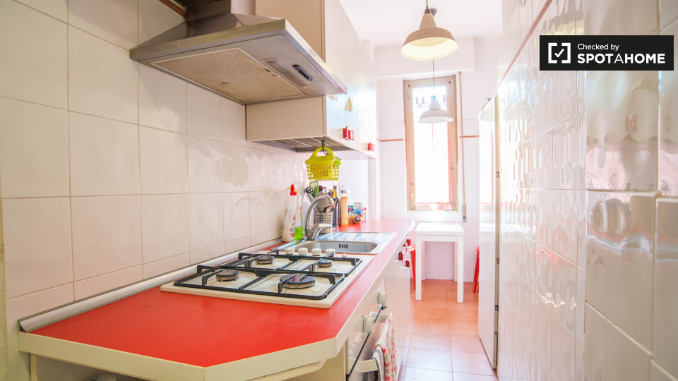 Double room Rome, 3 beds, 80m² — photo 8
