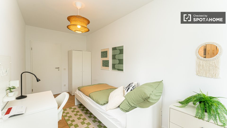 Double room Berlin, 4 beds, 65m² — photo 12