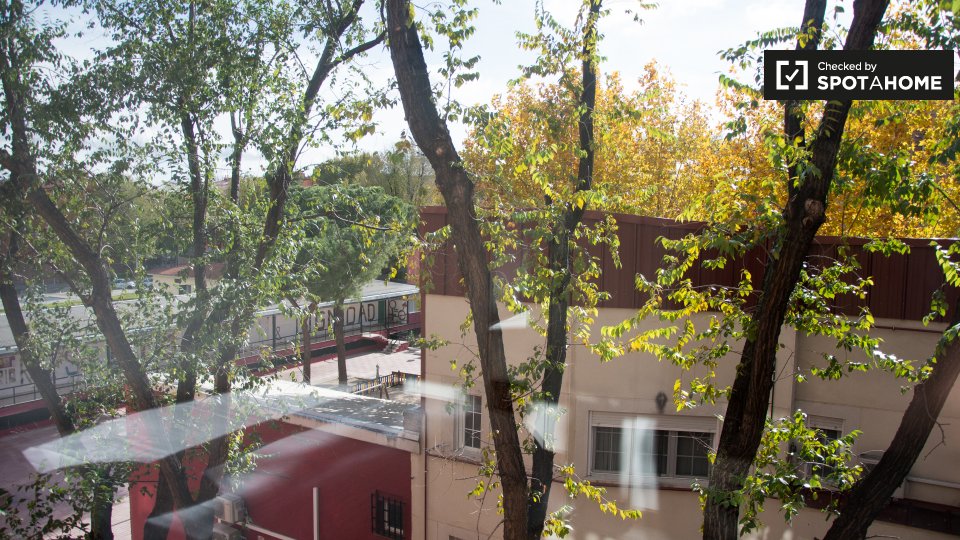 Double room Madrid, 4 beds, 74m² — photo 5