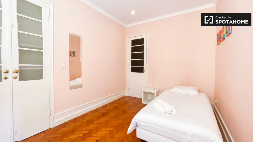Double room Lisbon, 7 beds — photo 16