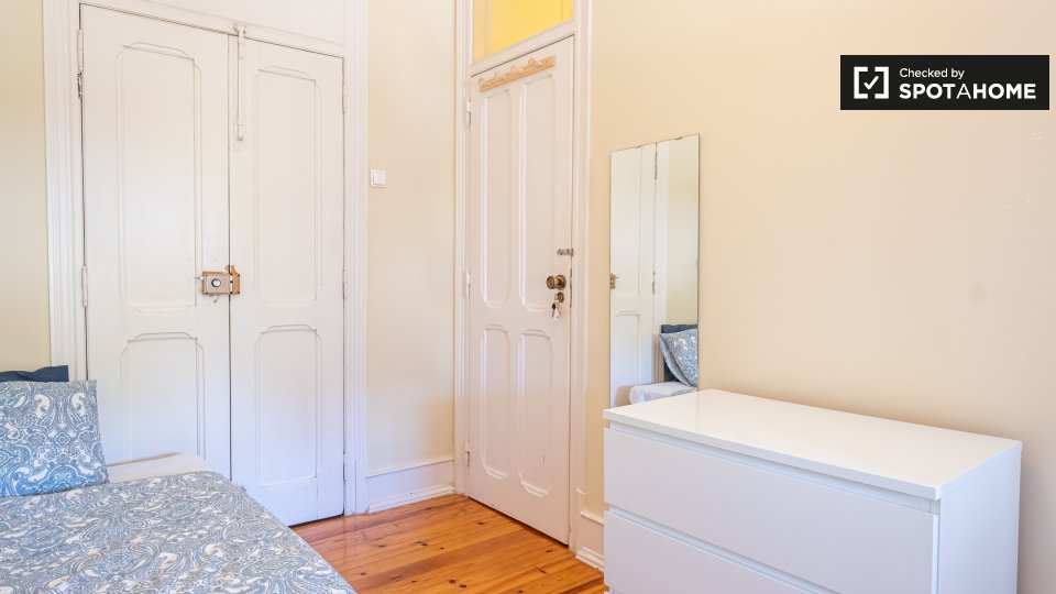 Double room Lisbon, 6 beds — photo 2
