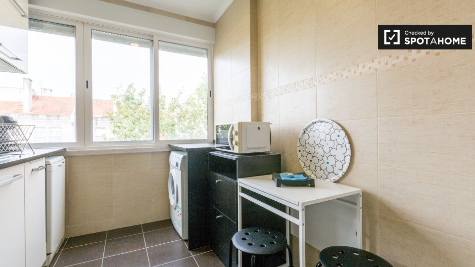 Apartment Lisbon, 2 beds, 58m² — photo 6