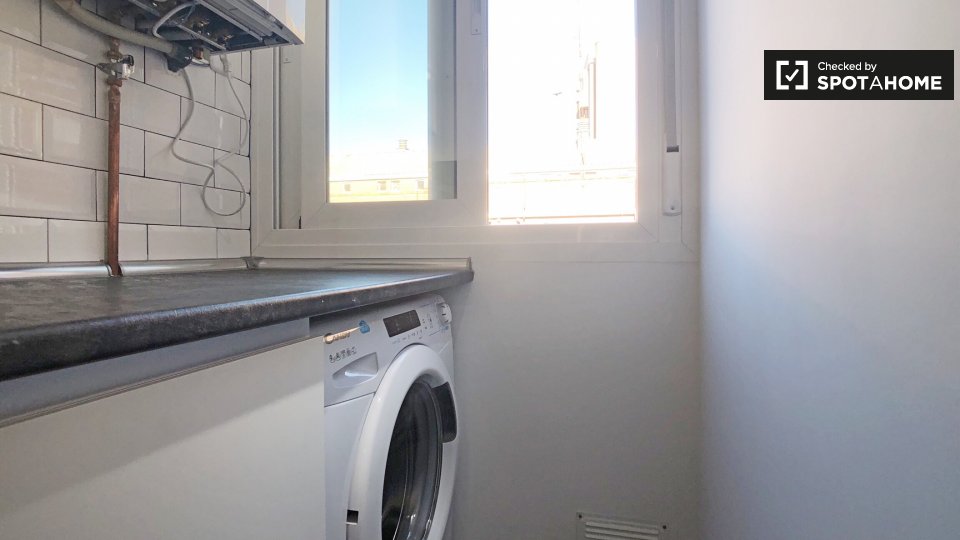 Double room Madrid, 2 beds, 60m² — photo 19
