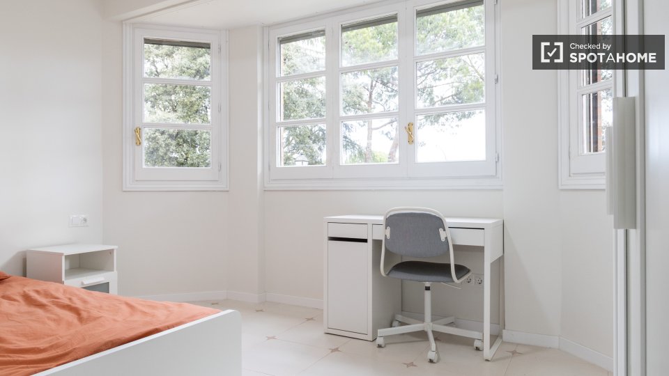 Double room Madrid, 14 beds — photo 12