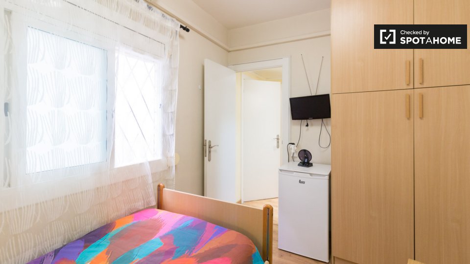 Double room Barcelona, 3 beds, 80m² — photo 2