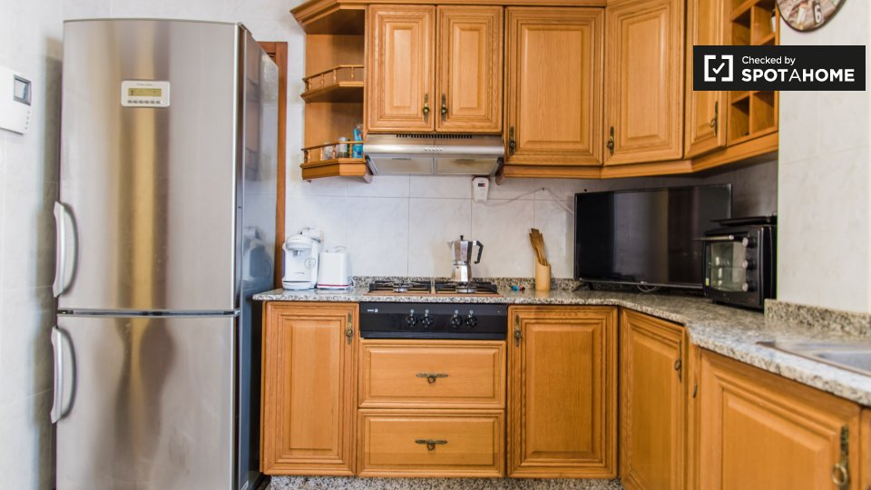 Double room Valencia, 5 beds, 160m² — photo 8
