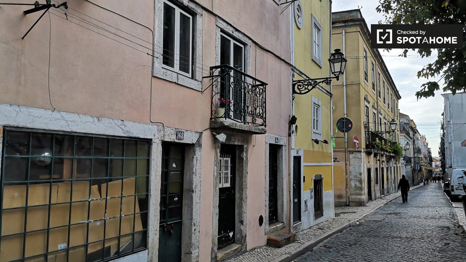 Apartment Lisbon, 1 bed — photo 1
