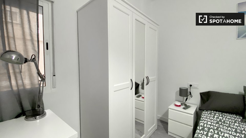 Double room Valencia, 4 beds, 65m² — photo 5